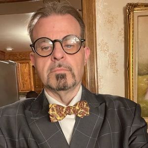 Meet your Posher, Christopher